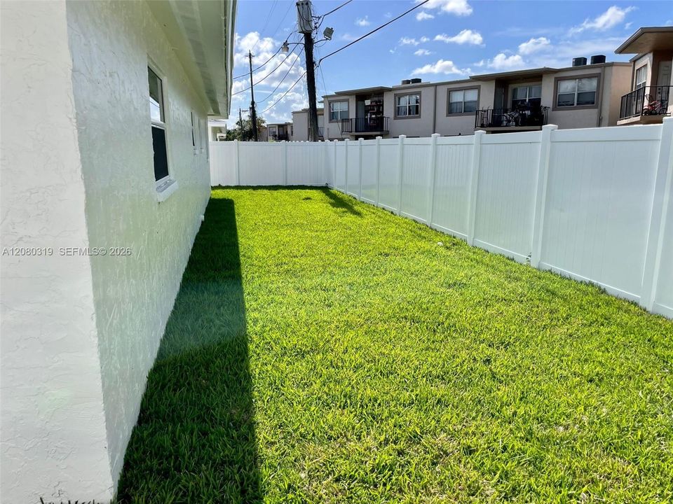 For Rent: $2,600 (3 beds, 2 baths, 3600 Square Feet)