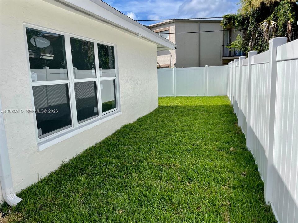 For Rent: $2,600 (3 beds, 2 baths, 3600 Square Feet)