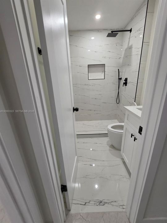 В аренду: $2,350 (2 спален, 2 ванн, 868 Квадратных фут)