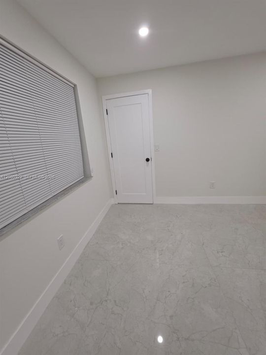 В аренду: $2,350 (2 спален, 2 ванн, 868 Квадратных фут)