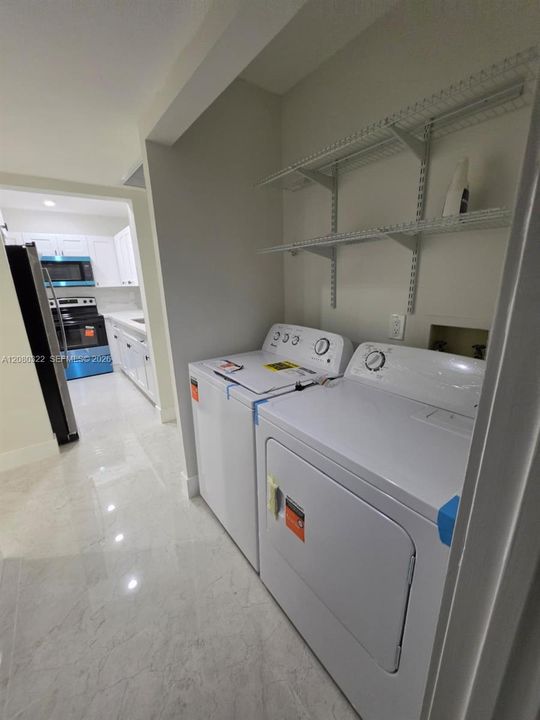 В аренду: $2,350 (2 спален, 2 ванн, 868 Квадратных фут)
