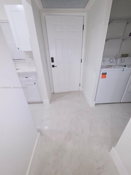 В аренду: $2,350 (2 спален, 2 ванн, 868 Квадратных фут)