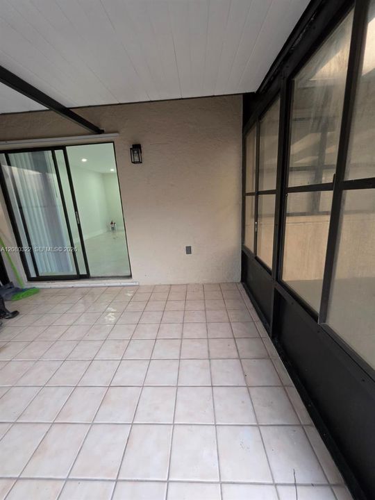 В аренду: $2,350 (2 спален, 2 ванн, 868 Квадратных фут)