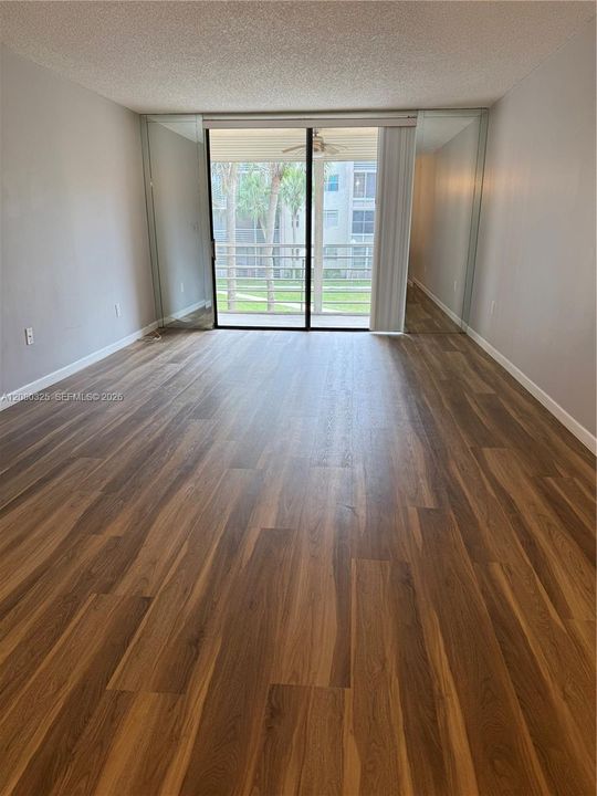 В аренду: $1,750 (1 спален, 1 ванн, 830 Квадратных фут)