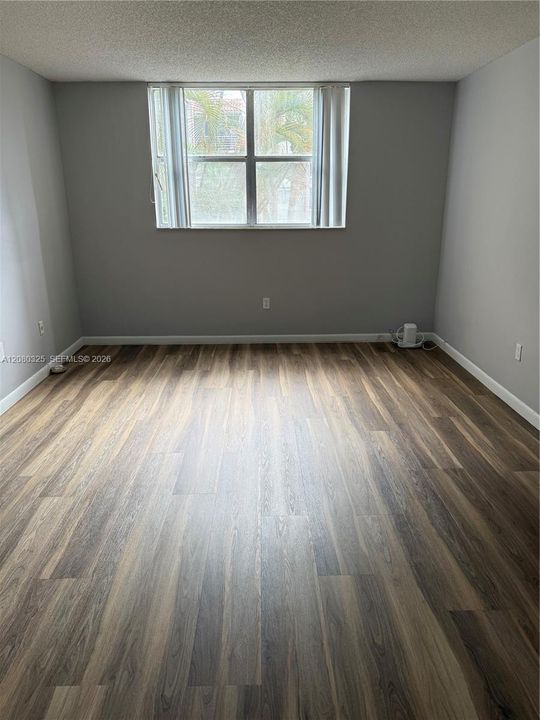 В аренду: $1,750 (1 спален, 1 ванн, 830 Квадратных фут)