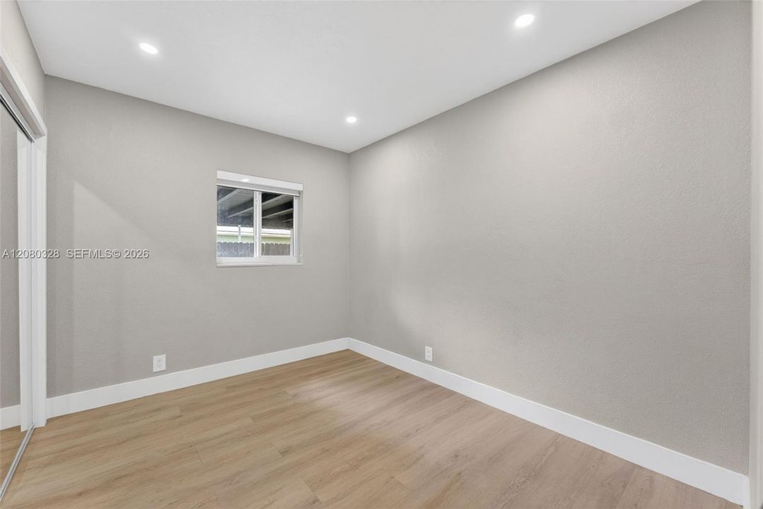 For Sale: $475,000 (3 beds, 2 baths, 1047 Square Feet)