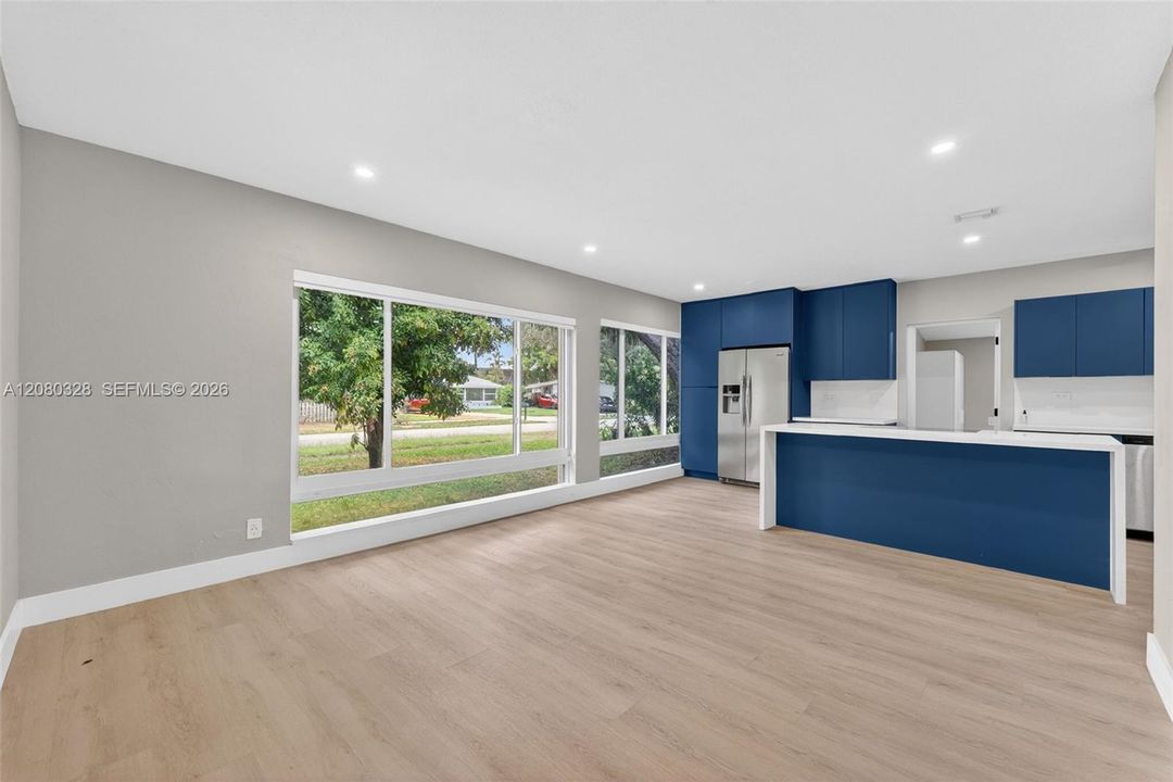 For Sale: $475,000 (3 beds, 2 baths, 1047 Square Feet)