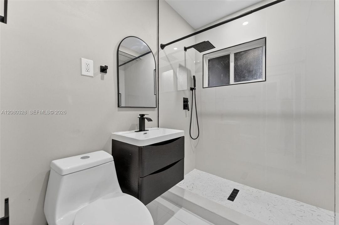 For Sale: $475,000 (3 beds, 2 baths, 1047 Square Feet)