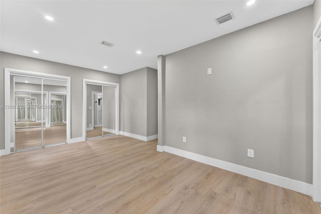 For Sale: $475,000 (3 beds, 2 baths, 1047 Square Feet)