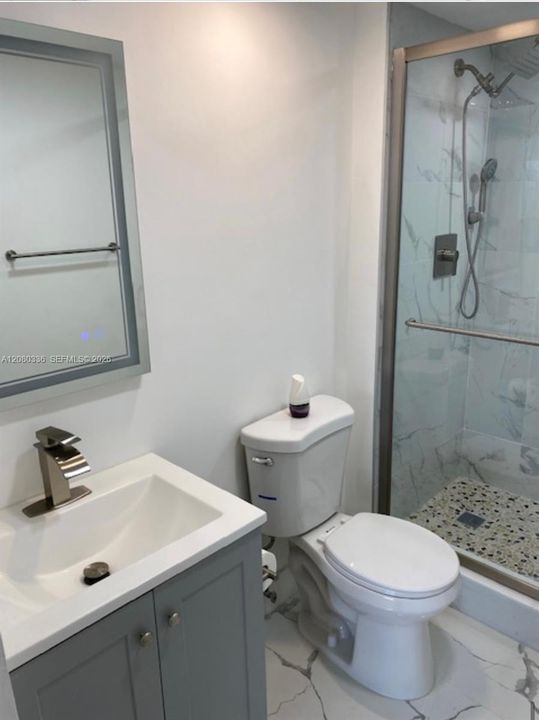 For Sale: $350,000 (2 beds, 2 baths, 882 Square Feet)