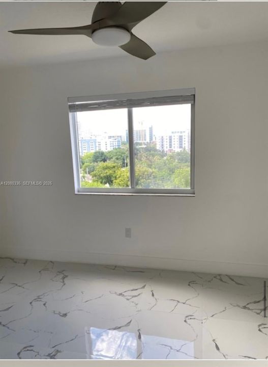 For Sale: $350,000 (2 beds, 2 baths, 882 Square Feet)