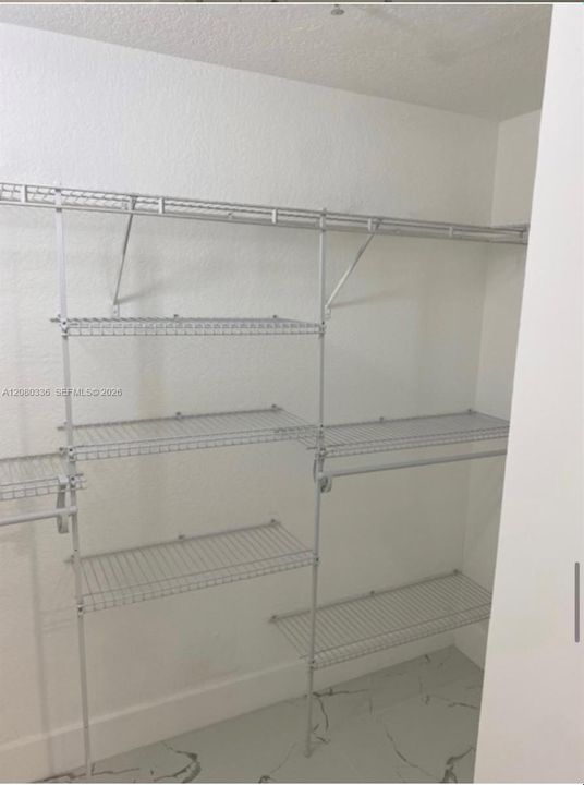 For Sale: $350,000 (2 beds, 2 baths, 882 Square Feet)