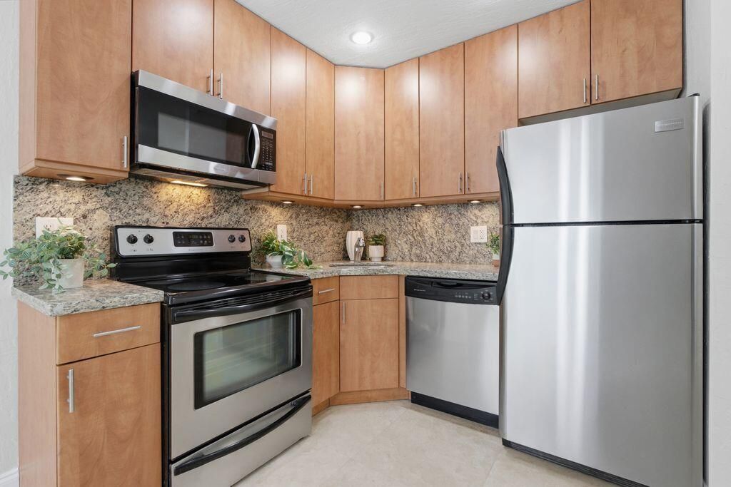 Lucaya D10 kitchen