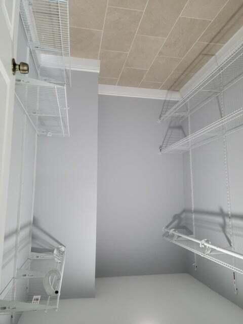 4010 Walking closet