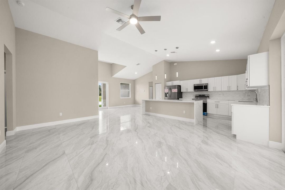 interior - family room 1