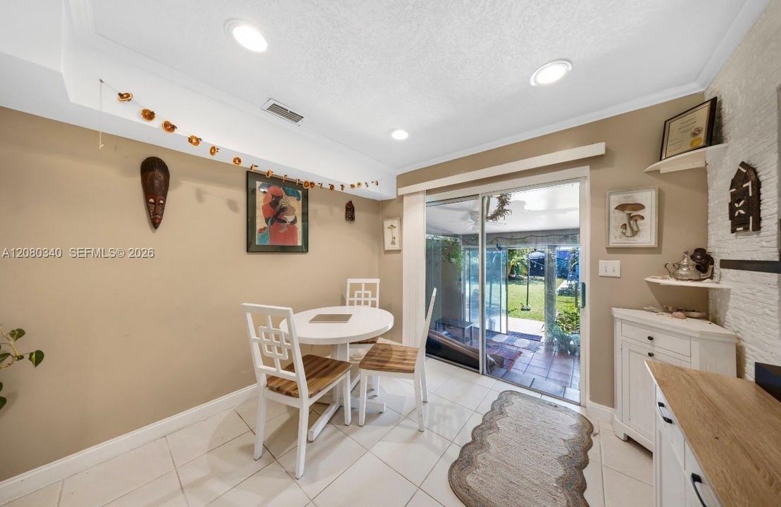 En Venta: $460,000 (3 camas, 2 baños, 1378 Pies cuadrados)