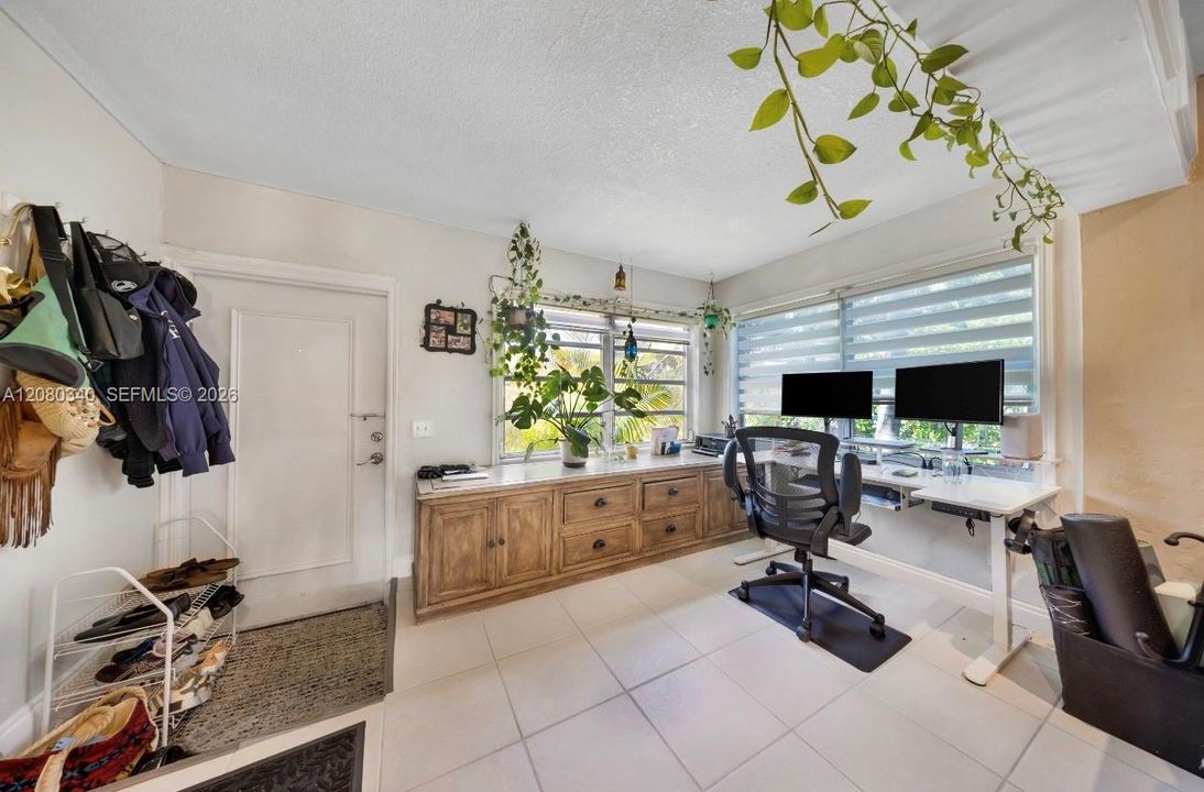 En Venta: $460,000 (3 camas, 2 baños, 1378 Pies cuadrados)