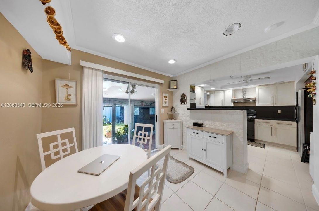 En Venta: $460,000 (3 camas, 2 baños, 1378 Pies cuadrados)