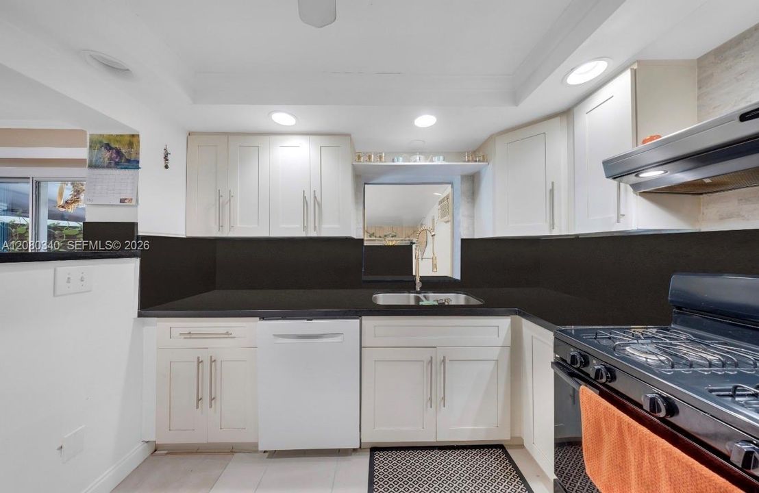 En Venta: $460,000 (3 camas, 2 baños, 1378 Pies cuadrados)