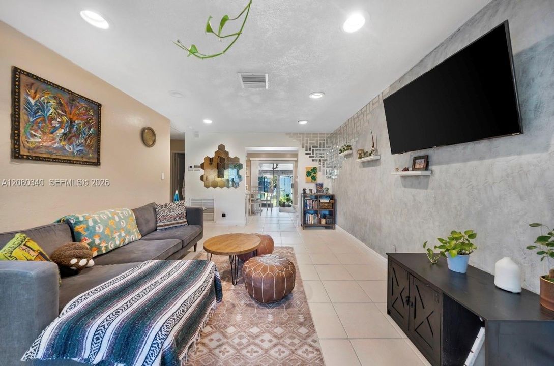 En Venta: $460,000 (3 camas, 2 baños, 1378 Pies cuadrados)