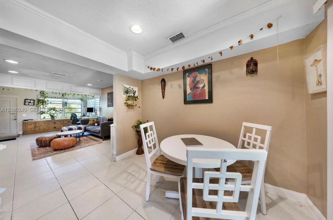 En Venta: $460,000 (3 camas, 2 baños, 1378 Pies cuadrados)
