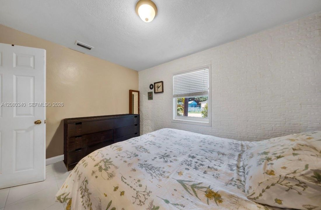 En Venta: $460,000 (3 camas, 2 baños, 1378 Pies cuadrados)
