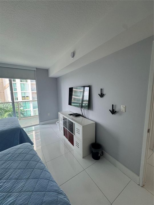 For Sale: $750,000 (3 beds, 2 baths, 1447 Square Feet)