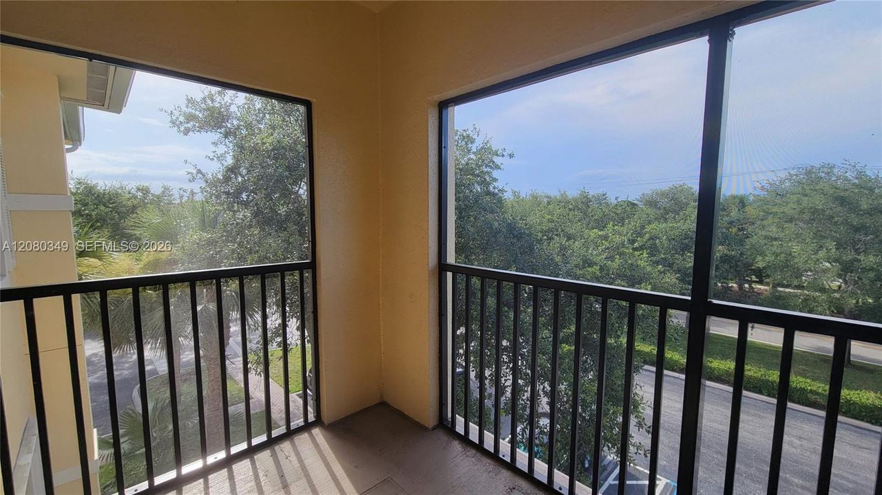 For Rent: $2,600 (3 beds, 2 baths, 1316 Square Feet)