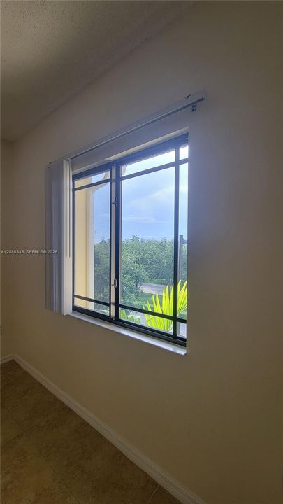 For Rent: $2,600 (3 beds, 2 baths, 1316 Square Feet)