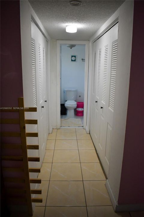 На продажу: $185,000 (1 спален, 1 ванн, 725 Квадратных фут)