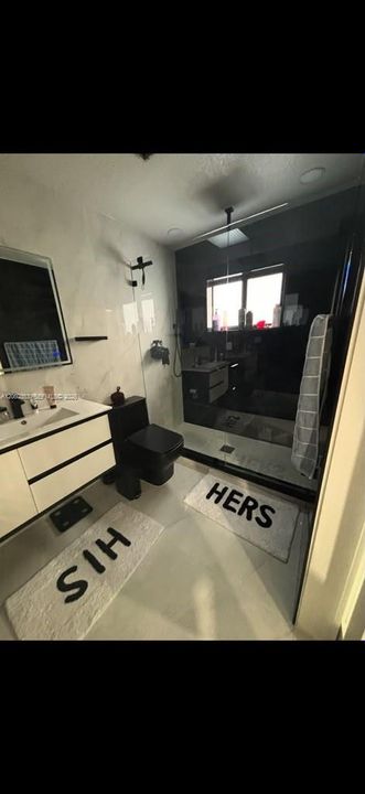 For Rent: $5,200 (4 beds, 2 baths, 1718 Square Feet)