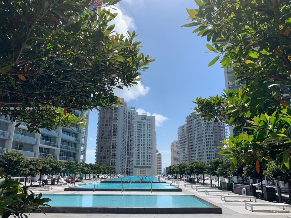 For Rent: $3,400 (1 beds, 1 baths, 842 Square Feet)