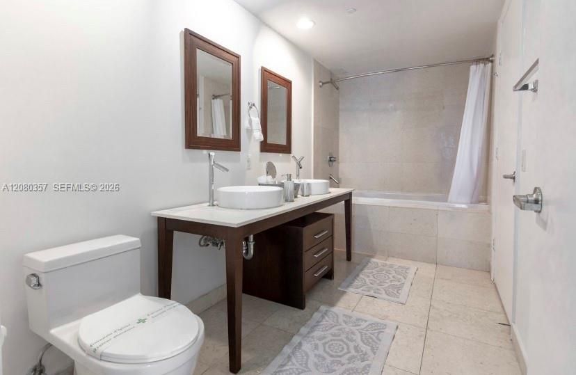 For Rent: $3,400 (1 beds, 1 baths, 842 Square Feet)