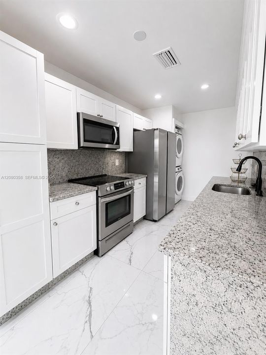 На продажу: $395,000 (2 спален, 2 ванн, 1426 Квадратных фут)
