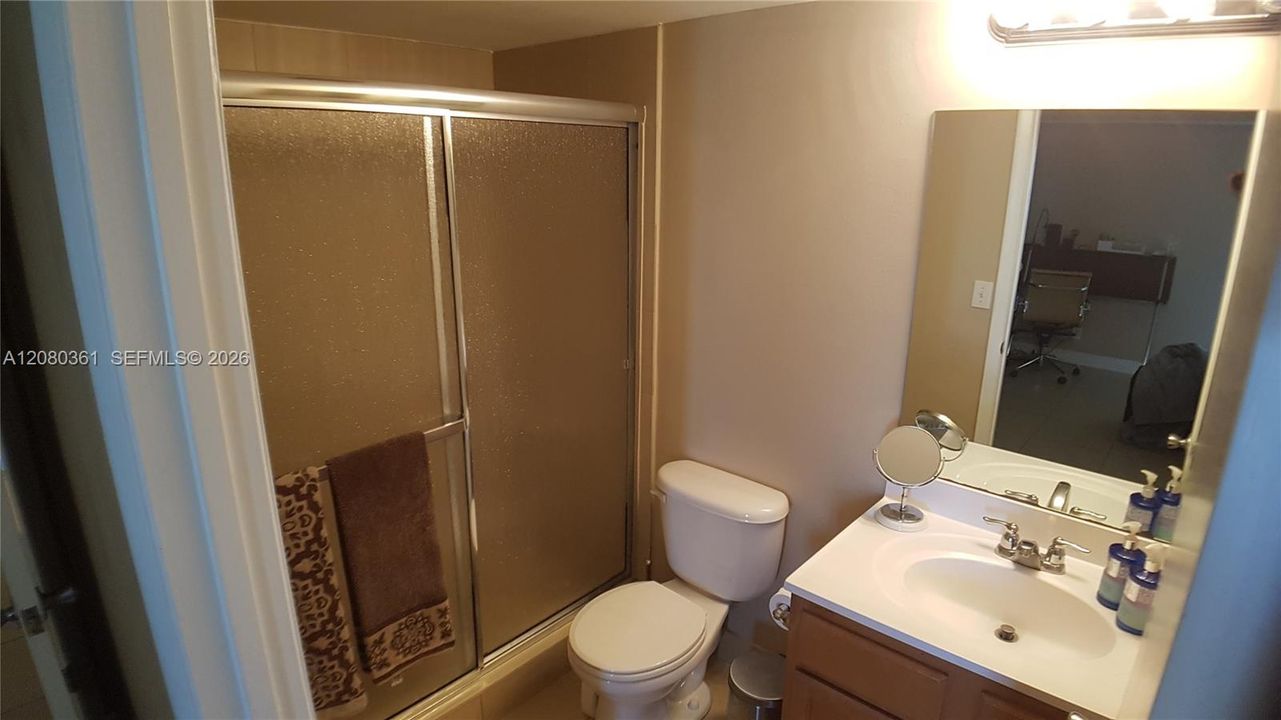 En Venta: $195,000 (2 camas, 2 baños, 984 Pies cuadrados)