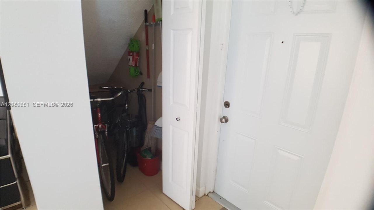 En Venta: $195,000 (2 camas, 2 baños, 984 Pies cuadrados)
