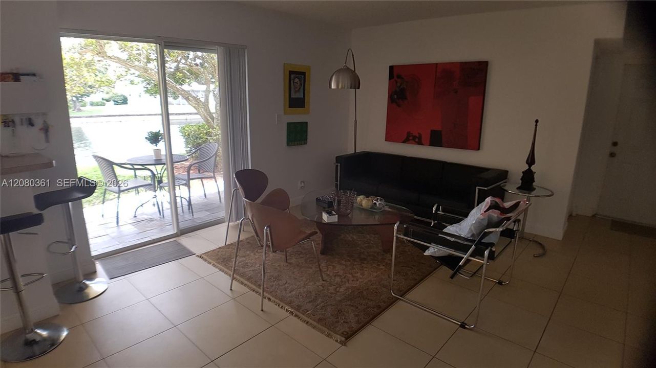 En Venta: $195,000 (2 camas, 2 baños, 984 Pies cuadrados)