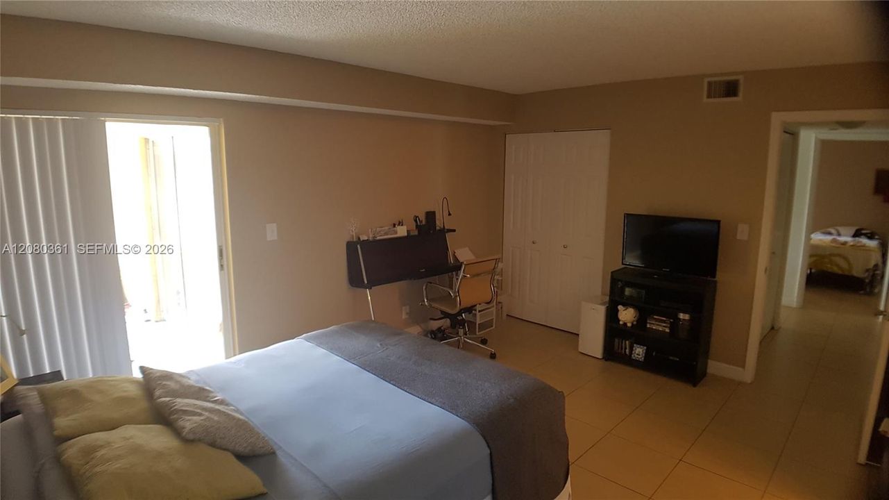En Venta: $195,000 (2 camas, 2 baños, 984 Pies cuadrados)