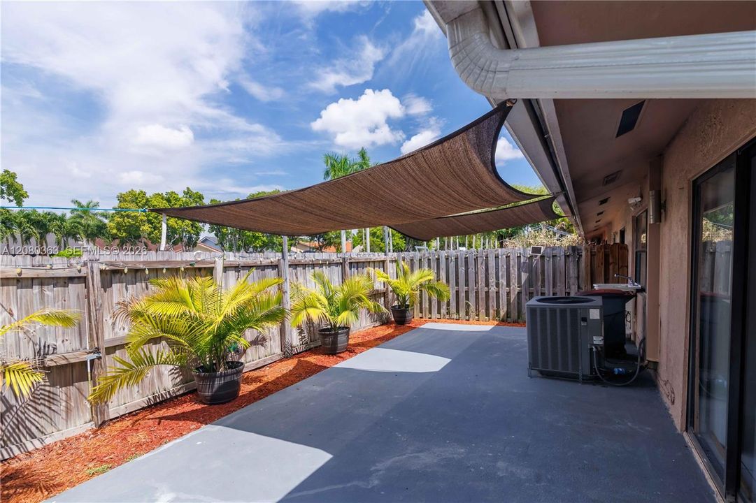For Sale: $525,000 (3 beds, 2 baths, 1240 Square Feet)