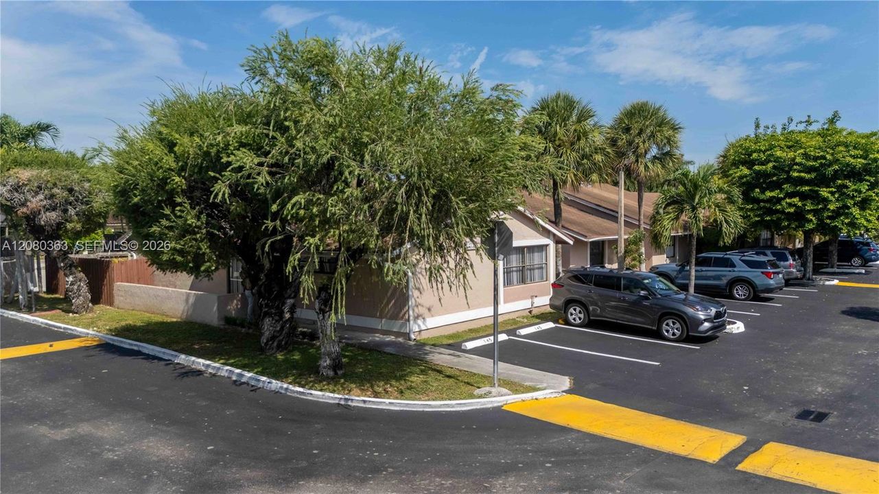 For Sale: $525,000 (3 beds, 2 baths, 1240 Square Feet)