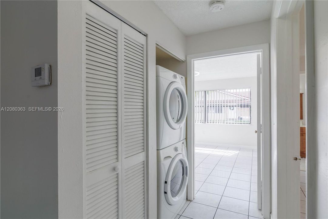 For Sale: $525,000 (3 beds, 2 baths, 1240 Square Feet)