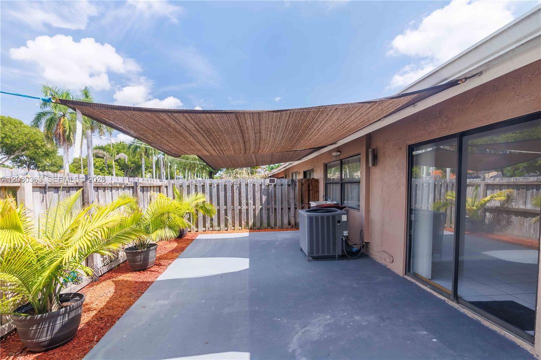 For Sale: $525,000 (3 beds, 2 baths, 1240 Square Feet)