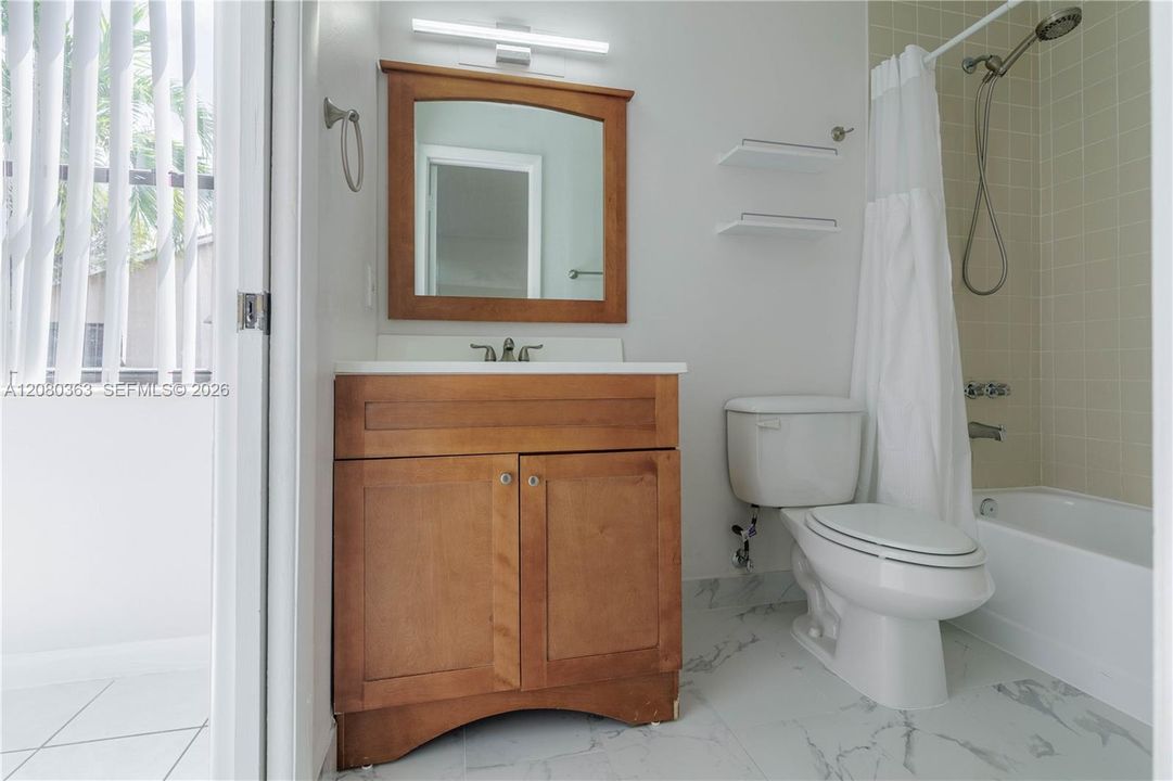 For Sale: $525,000 (3 beds, 2 baths, 1240 Square Feet)