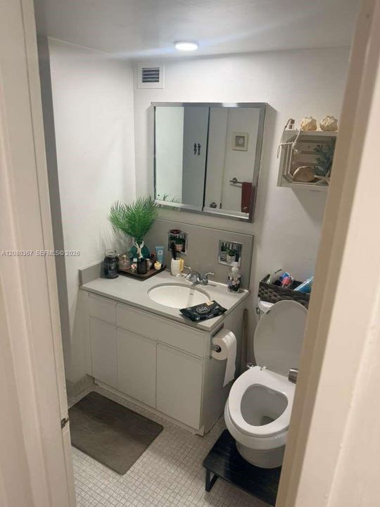 На продажу: $379,000 (1 спален, 1 ванн, 1070 Квадратных фут)