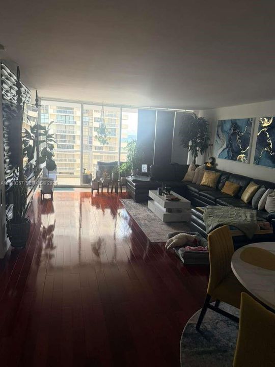 На продажу: $379,000 (1 спален, 1 ванн, 1070 Квадратных фут)