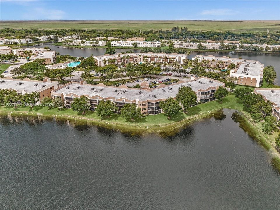 На продажу: $295,000 (2 спален, 2 ванн, 1500 Квадратных фут)