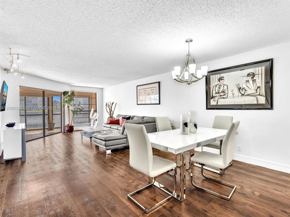 На продажу: $295,000 (2 спален, 2 ванн, 1500 Квадратных фут)