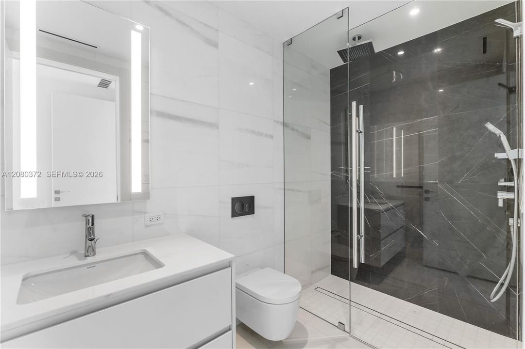 For Rent: $20,000 (3 beds, 3 baths, 2422 Square Feet)