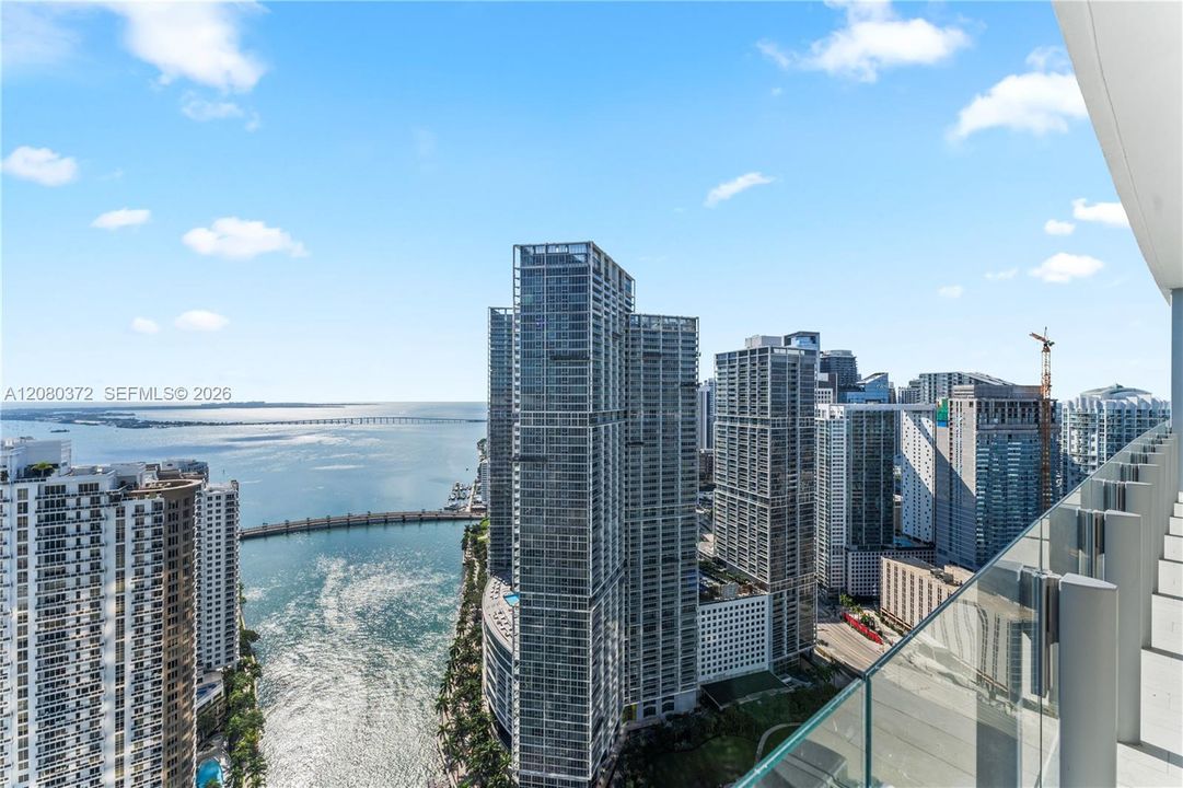 For Rent: $20,000 (3 beds, 3 baths, 2422 Square Feet)