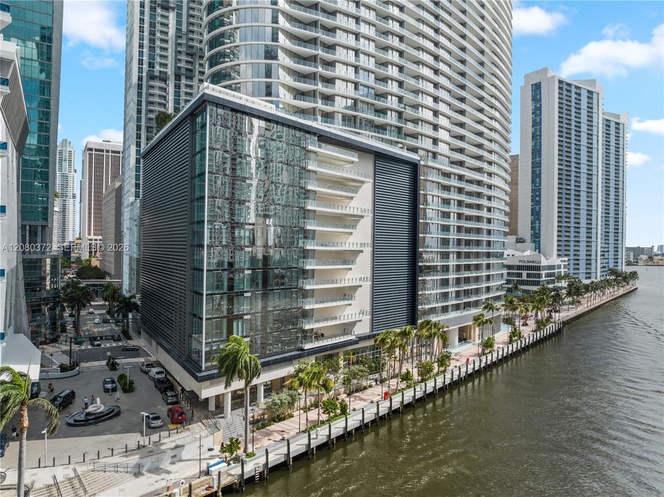 For Rent: $20,000 (3 beds, 3 baths, 2422 Square Feet)